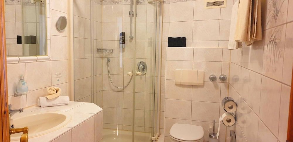 Alpenhotel Rosenhof Ruhpolding Triple Room 3