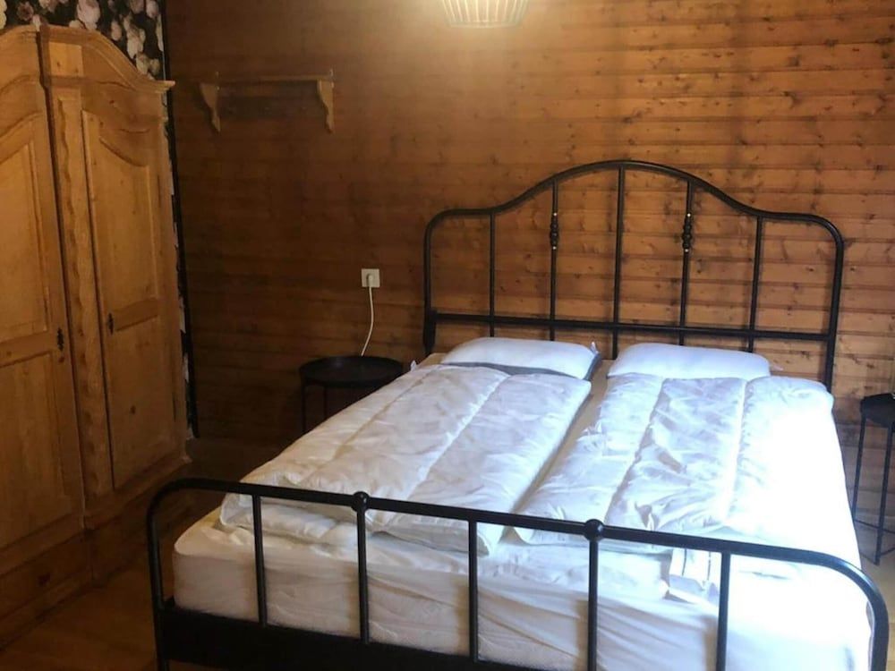Classic House, Multiple Bedrooms