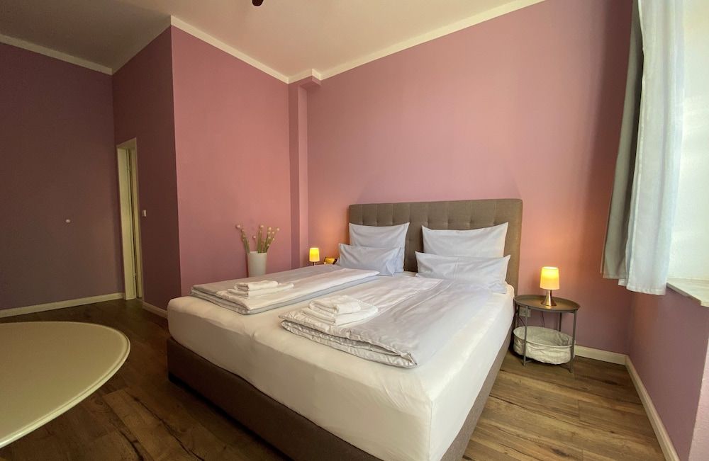 Double Room, 1 King Bed, Private Bathroom, City View