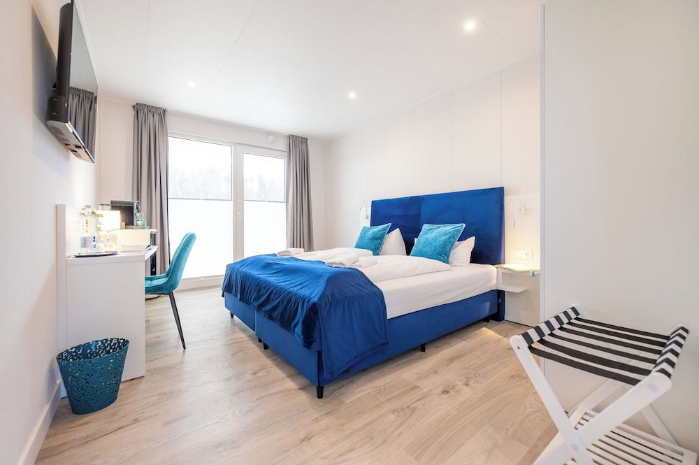 Family Twin Room, Balcony, Partial Sea View