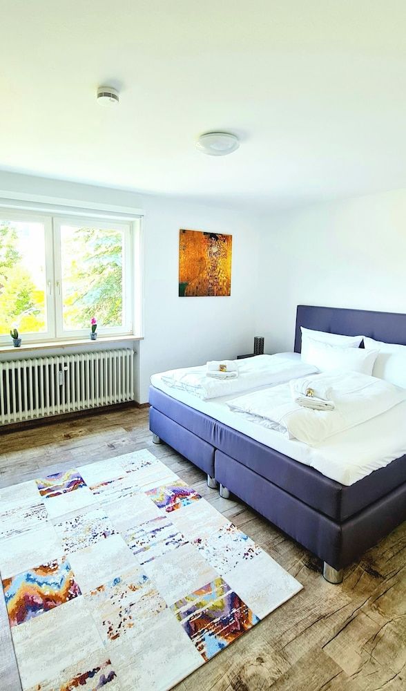 Deluxe Condo, Mountain View