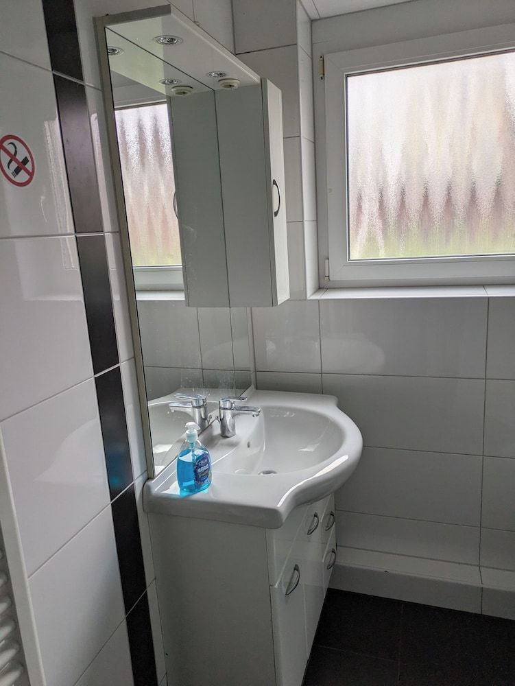 NestOaseWHV Zimmer zw.City und Südstrand Basic Double Room 6