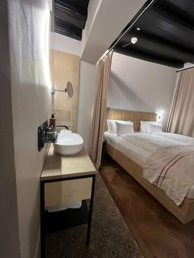 Hotel Kühbacher Classic Double Room, Courtyard View 6