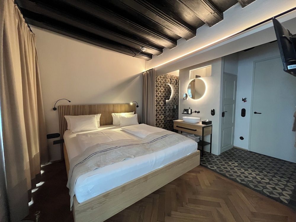 Hotel Kühbacher Deluxe Double Room 8