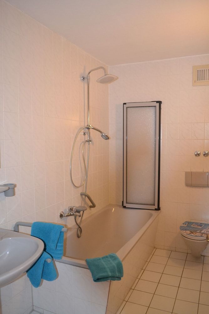 Hotel Blocksberg Twin Room, Balcony 3