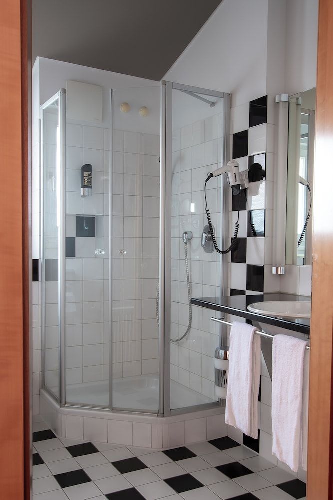 Hotel & Restaurant Bestenheider Stuben Standard Single Room 4