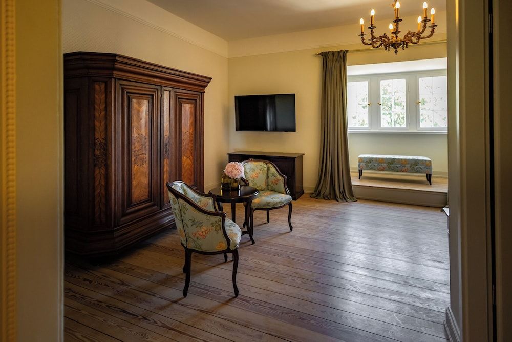 Schlosshotel Neustrelitz Deluxe Double Room 7