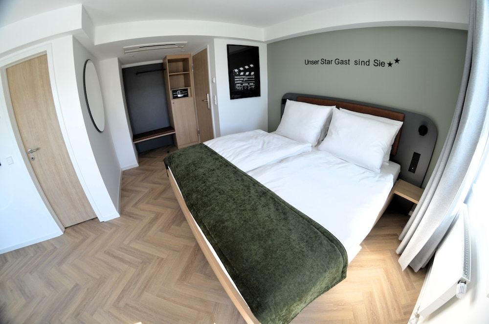 Cinema City Hotel Europaplatz Karlsruhe Comfort Double Room, Balcony, City View