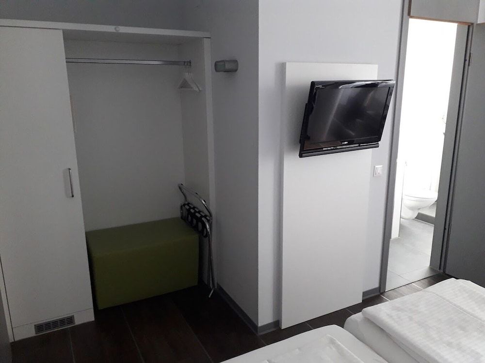 Altstadt Hotel Wertheim Classic Double or Twin Room, Non Smoking, Private Bathroom 7