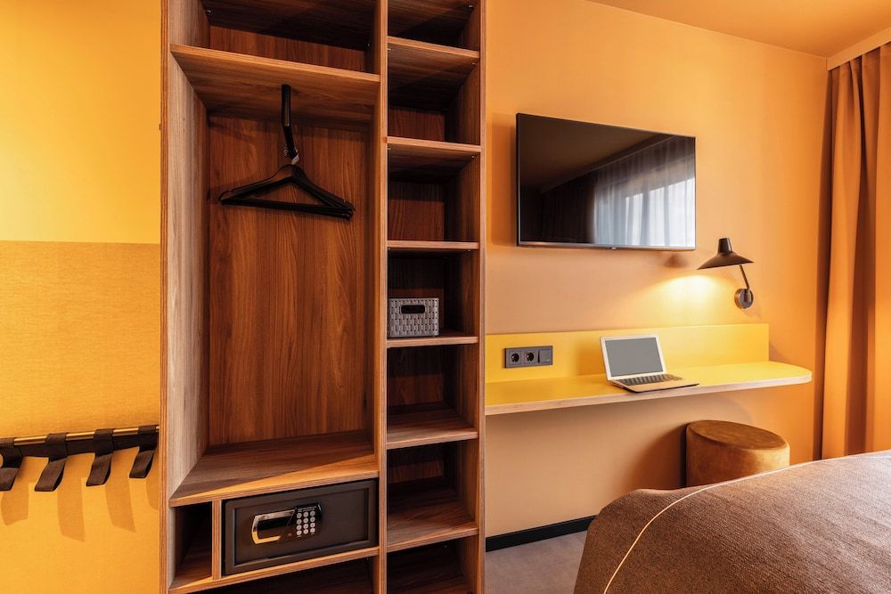 Holiday Inn – the niu, Flux Passau by IHG Standard Room, 1 Queen Bed, River View 10