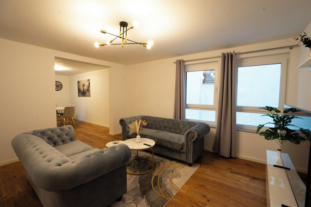 KC Hostings - Prestige Apartments Deluxe Condo 11