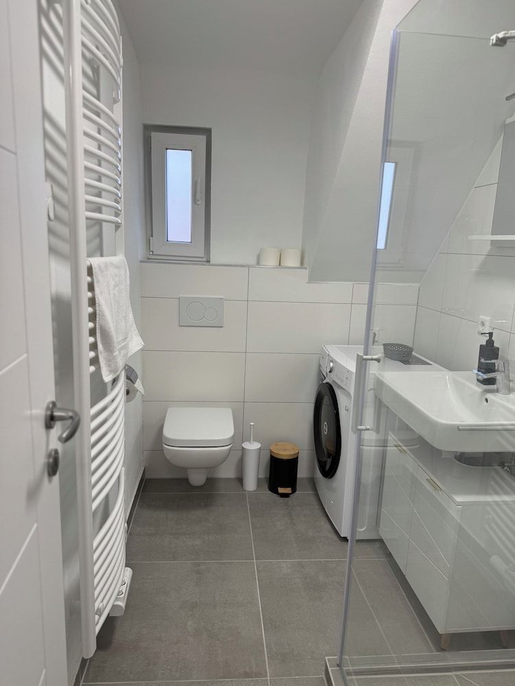 KC Hostings - Prestige Apartments Superior Condo 25