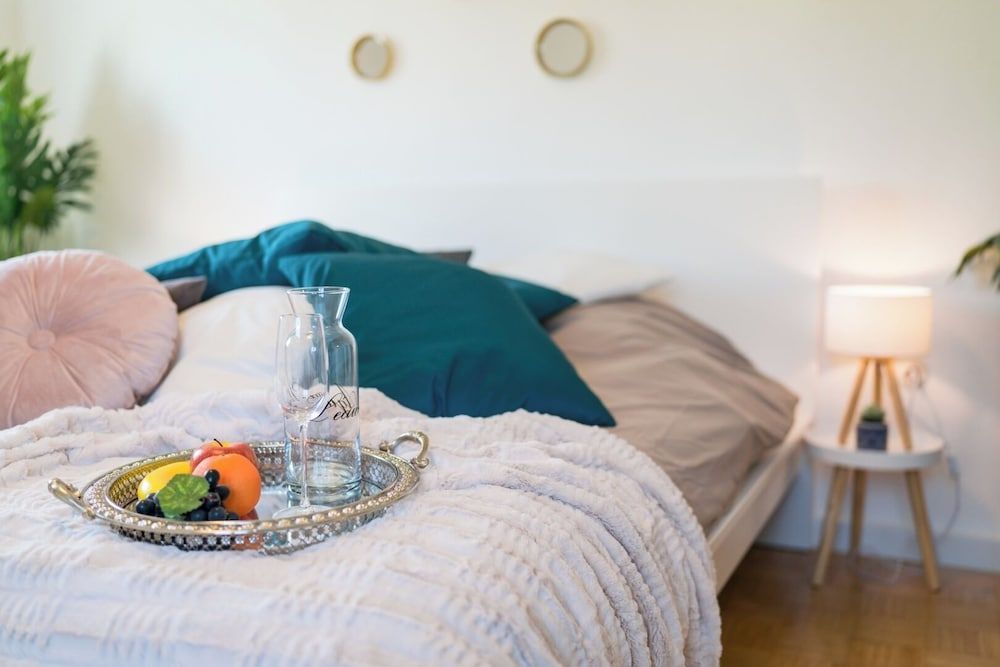 2OG L- 70m2 2-Zimmer Wohnung Deluxe Condo, Balcony, Mountain View 4