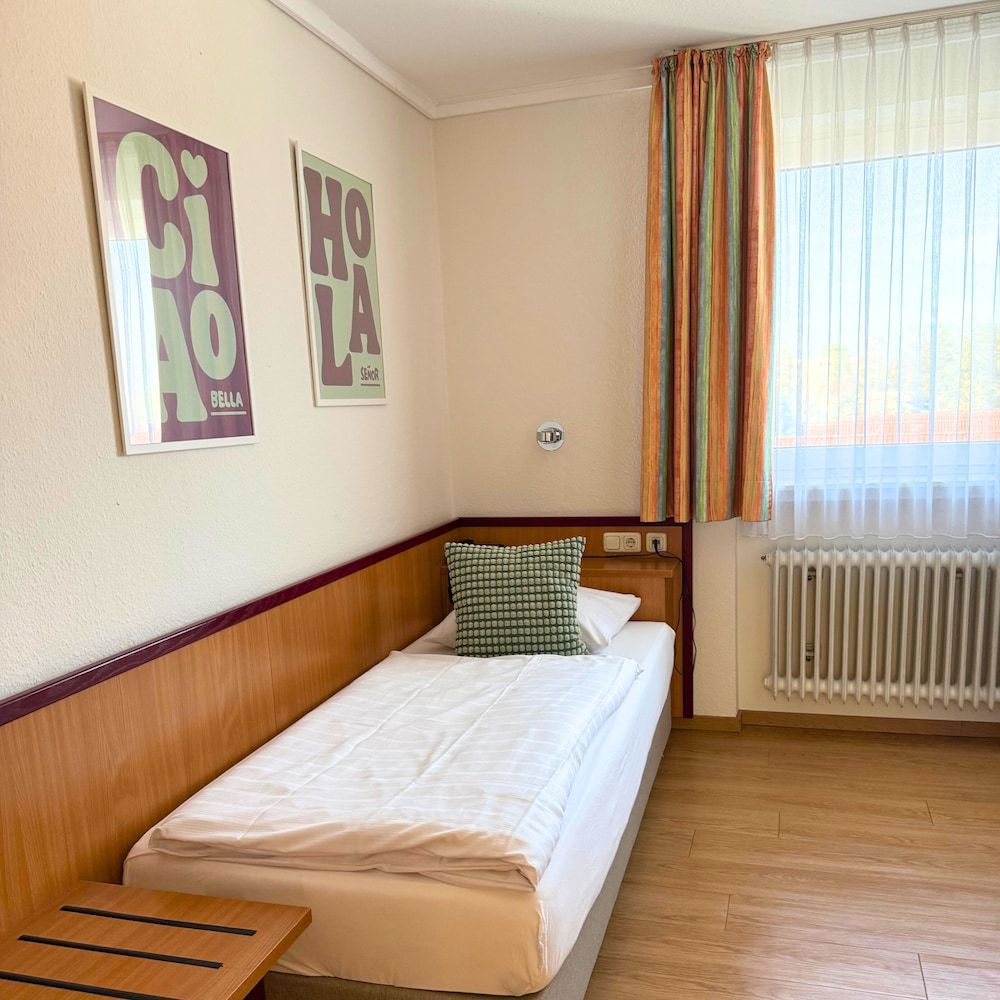 Colourful Hotel Standard Single Room