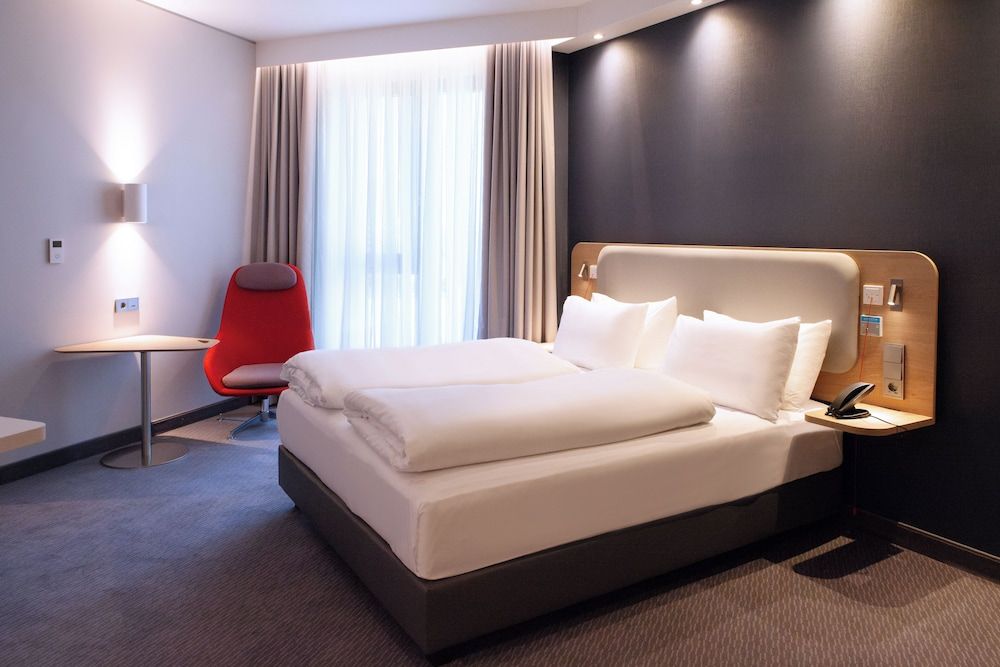 Holiday Inn Express & Suites Monheim Am Rhein by IHG Suite