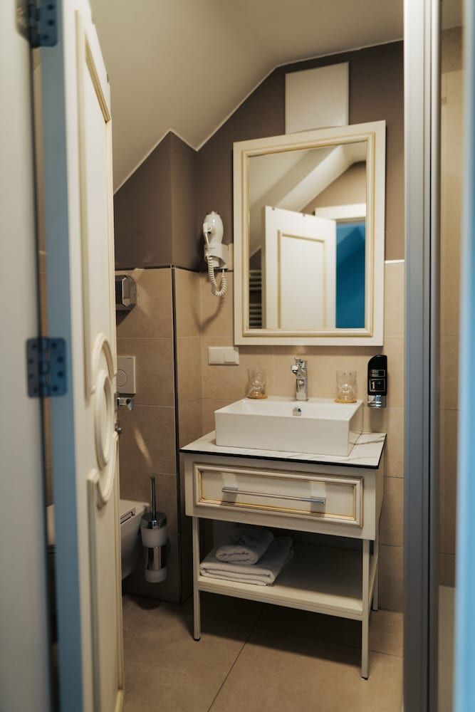 The Kepos Hotel Erlangen Family Studio Suite 6