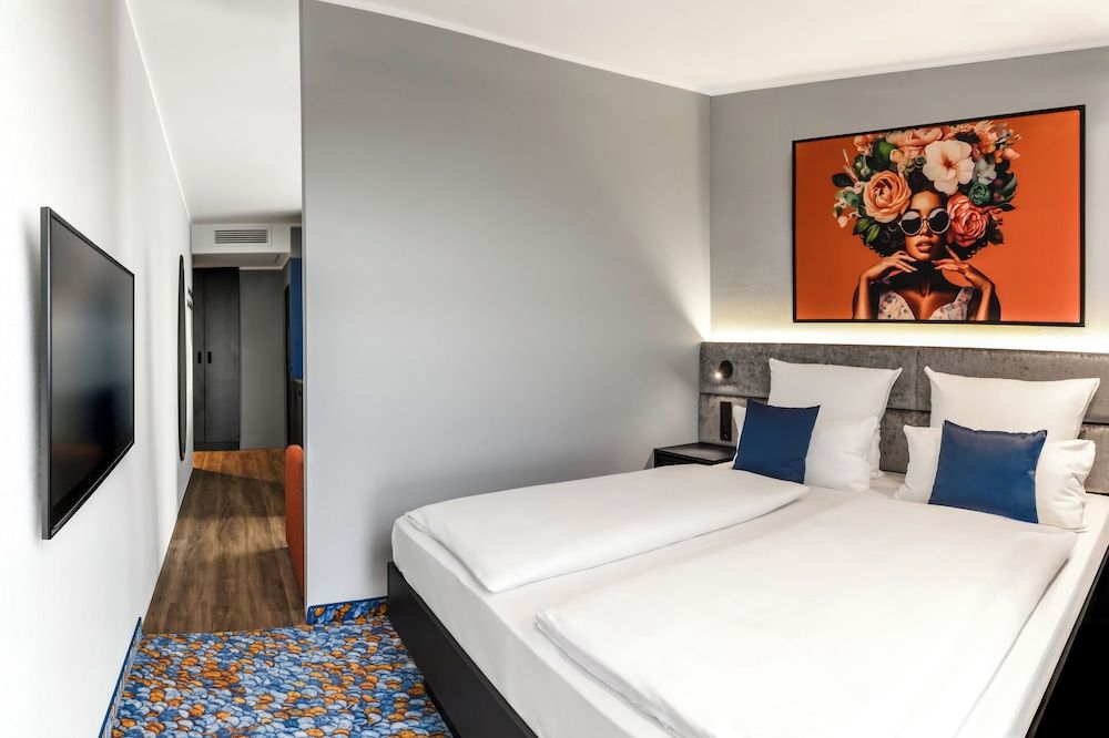 Aiden by Best Western Velbert Standard Studio, 1 King Bed, Kitchenette (Dining Table;Separate Living Room)