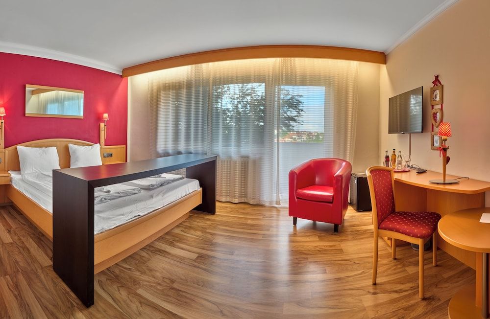 LuCA HOTEL Superior Double Room, Lanai, Mountain View 32