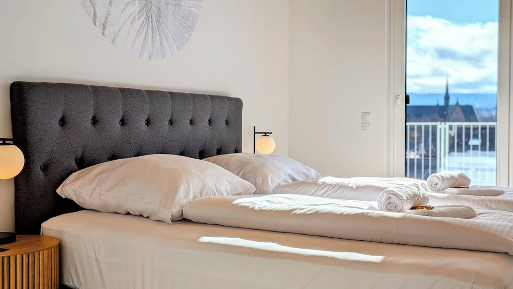 Luxury Penthouse, 3 Bedrooms, Terrace, City View