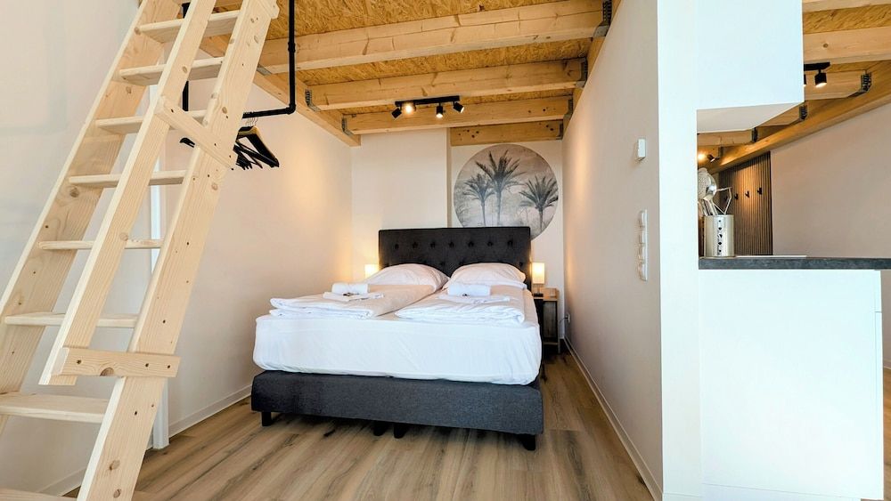 Luxury Suite, Balcony, City View