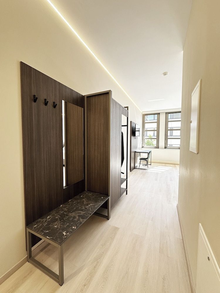 Treasury Hotel Comfort Twin Room 8