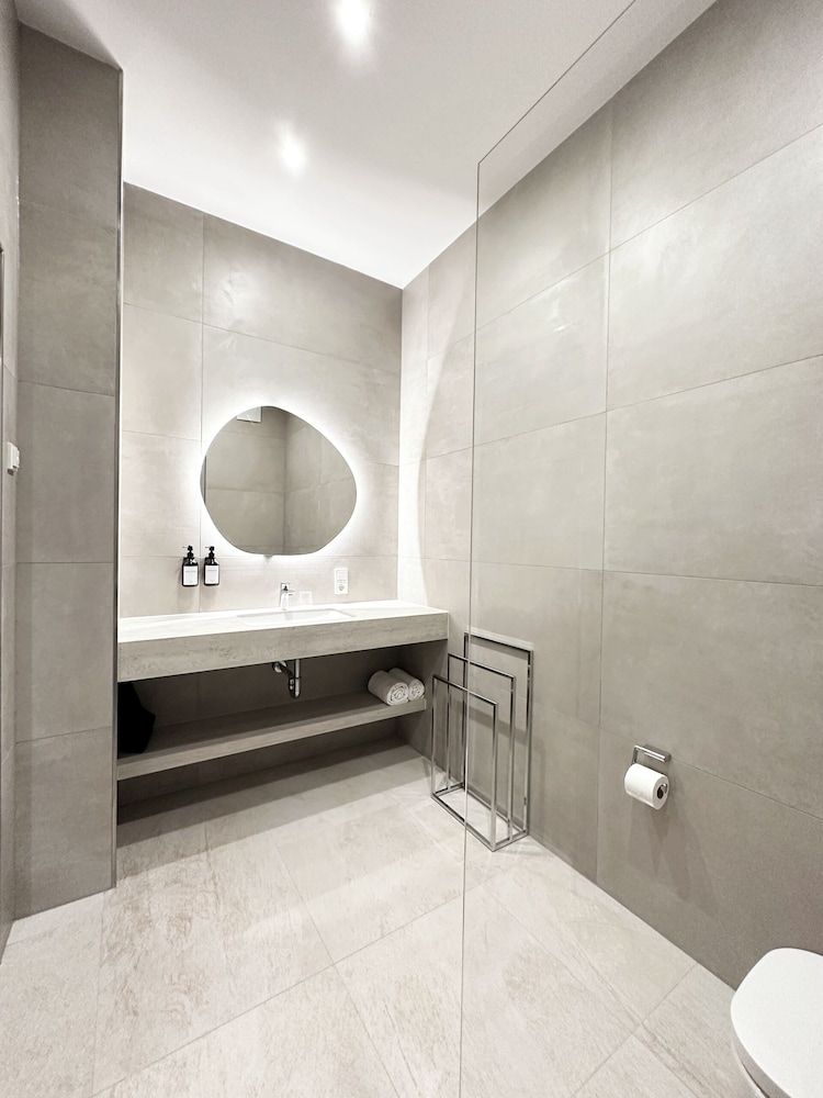 Treasury Hotel Comfort Twin Room 5