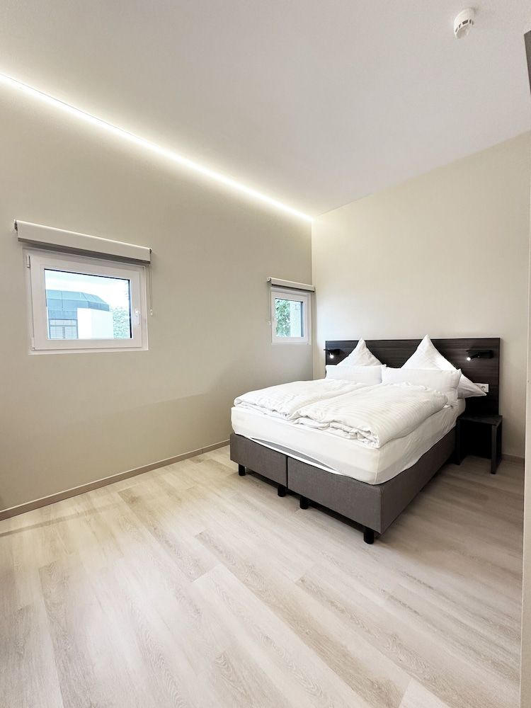 Treasury Hotel Basic Double Room 3