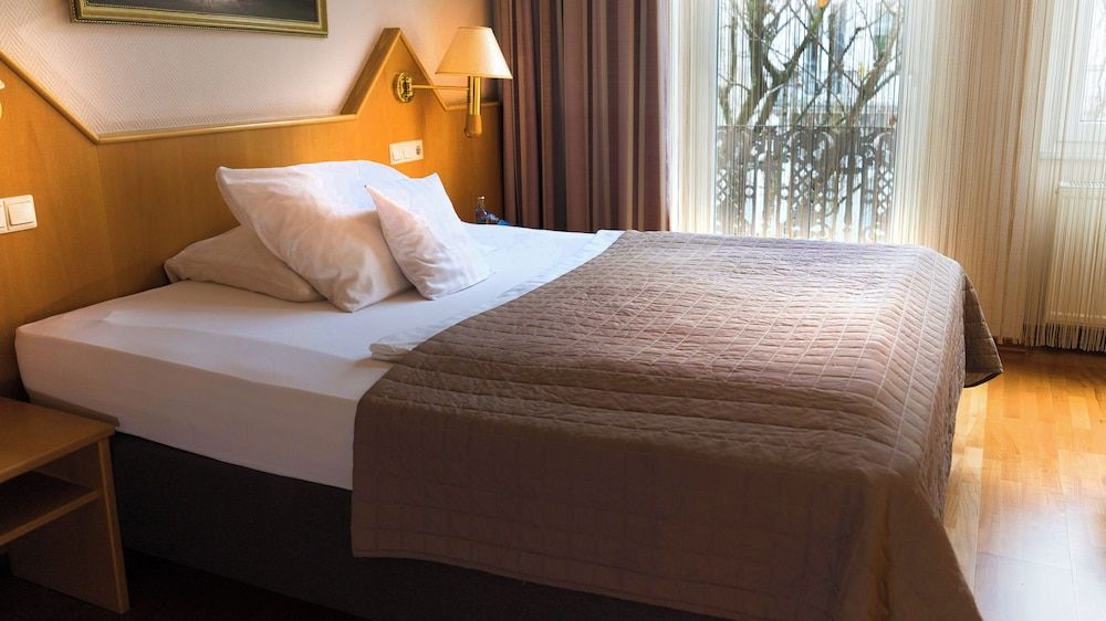 Standard Double Room, 1 Queen Bed