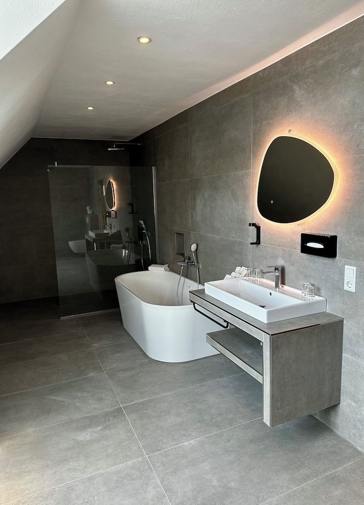 Central Hotel Studio Suite 3