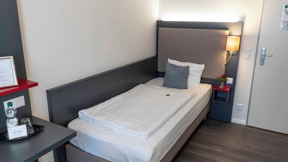 Central Hotel Single Room