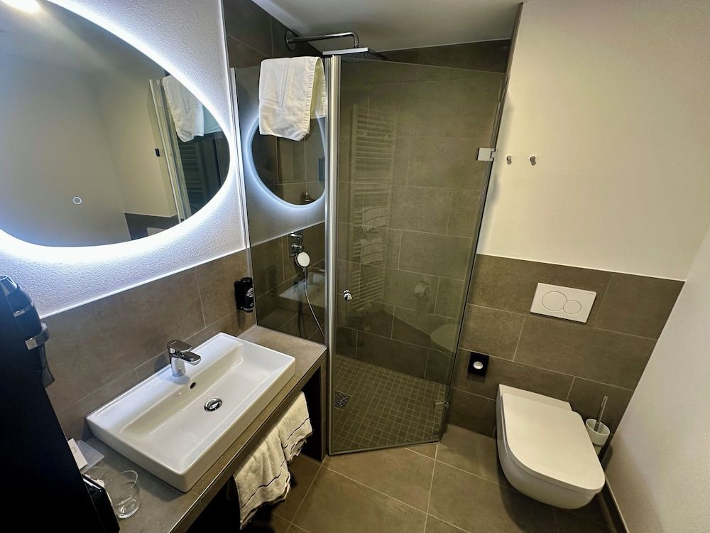 Central Hotel Double Room 10