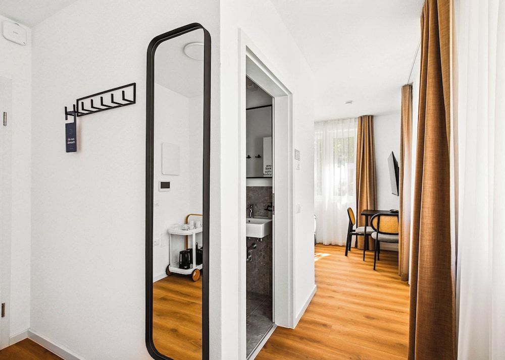 Limehome Karlsruhe Kaiserstraße Queen Room 4