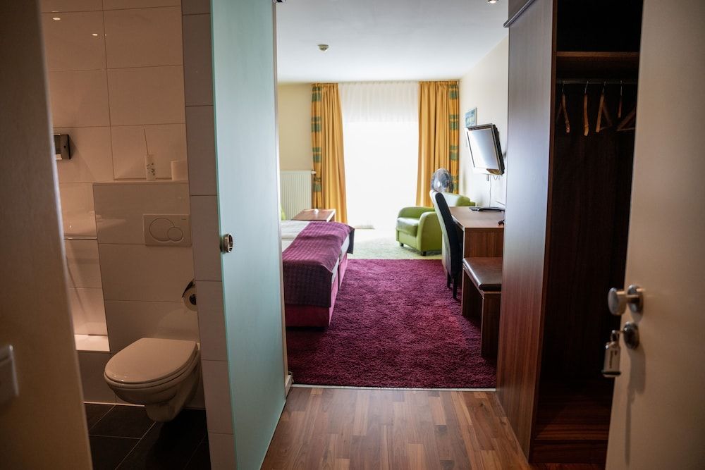 Hotel am Schlosspark Comfort Suite, Accessible, Ensuite 5