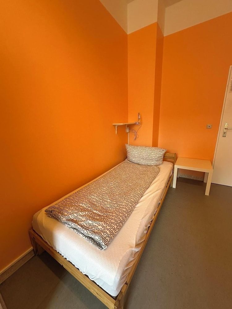 Twin Room (#311)