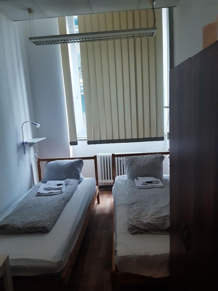 Twin Room (#119)