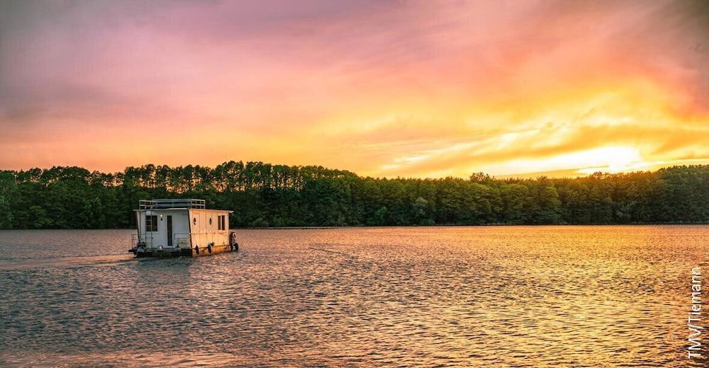 Sauna Houseboat