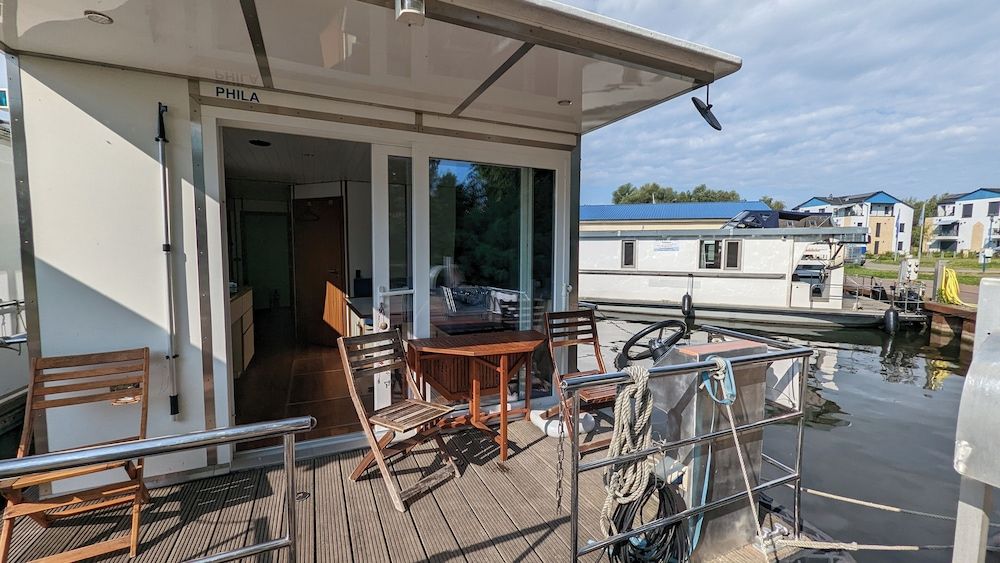 Febomobil 1180 - Barrier-Free Houseboat