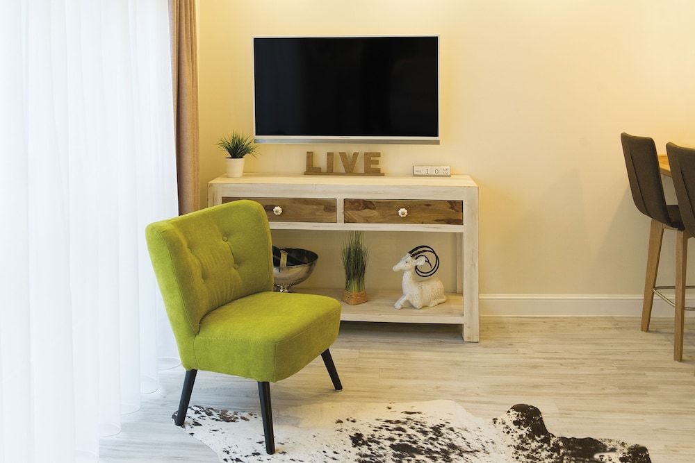 Donau Lodge Boardinghouse Landhaus Suite, Terrace with garden view 8