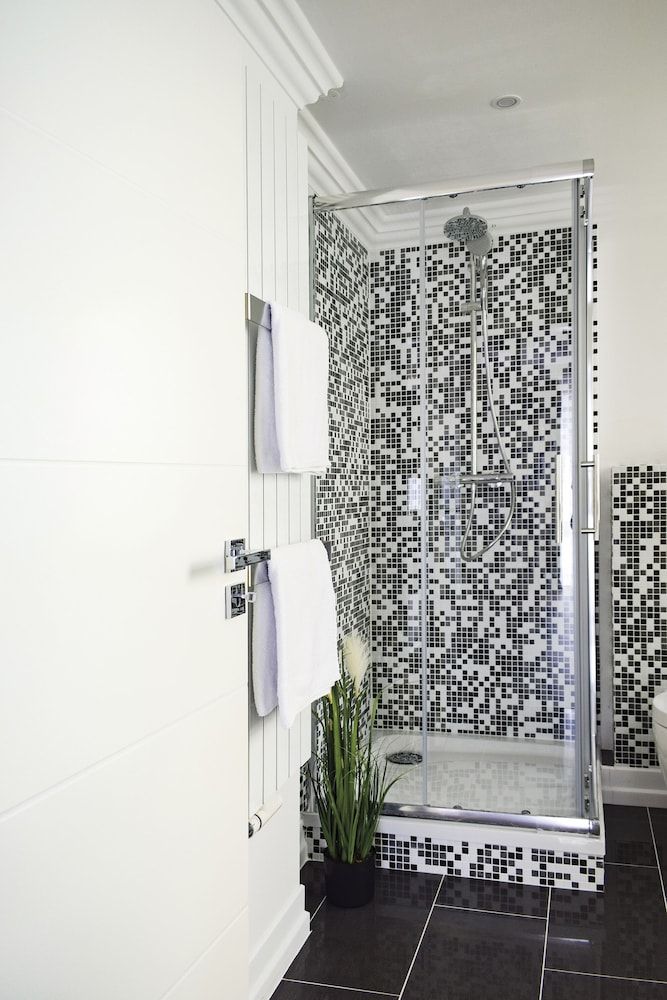 Donau Lodge Boardinghouse Chalet Suite, Balcony with garden view 8