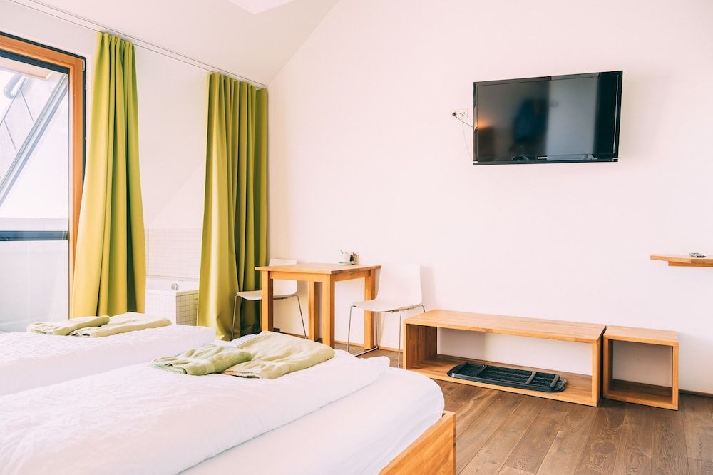 Suite, Jetted Tub (balcony)