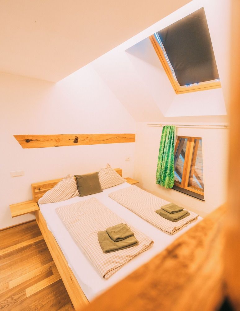 Suite, 2 Bedrooms, Kitchenette, Mountain View