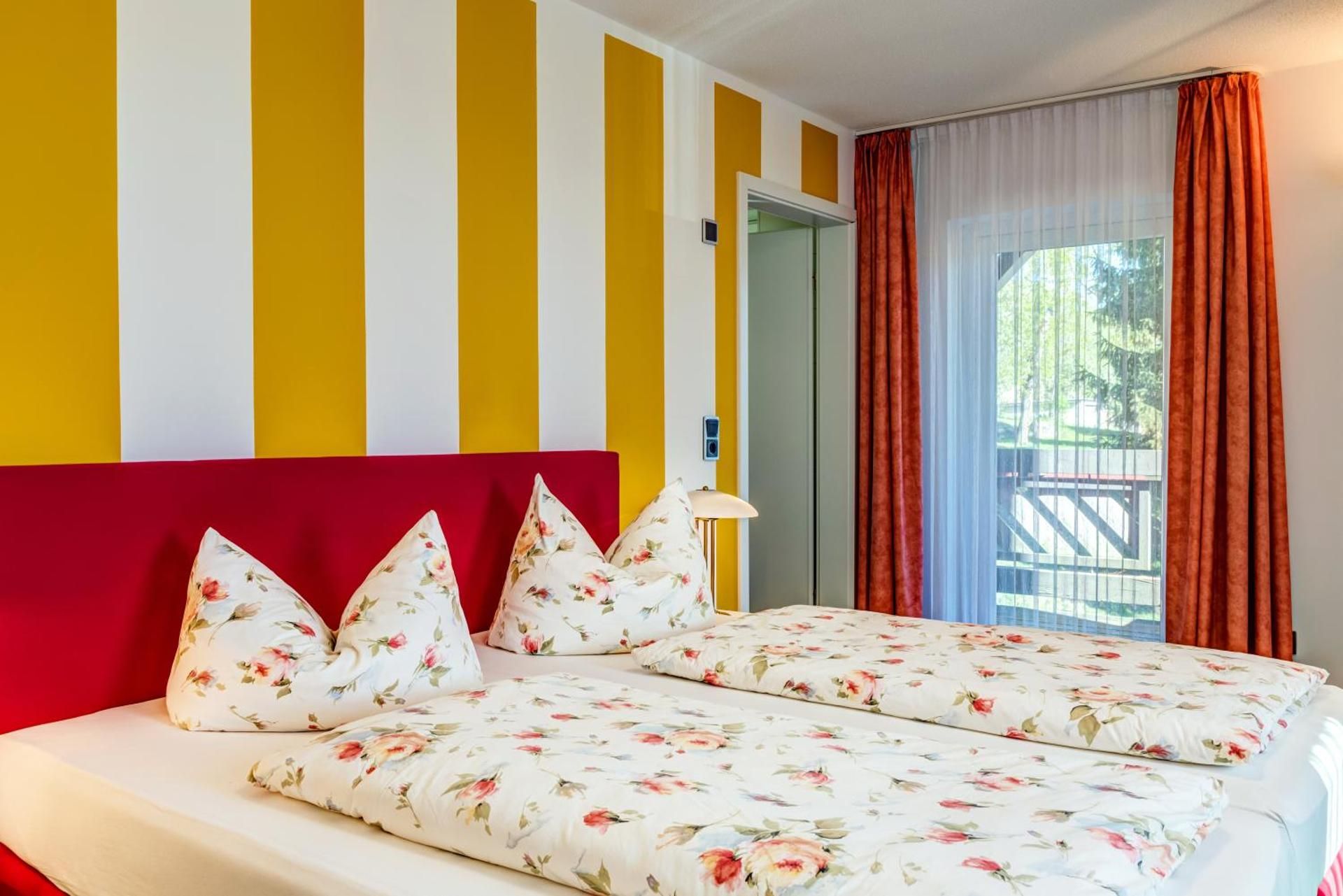 Double Room with Balcony (2 Adults + 1 Child) - Guest House