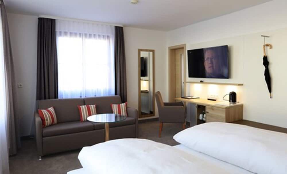 Hotel Warteck Comfort Double Room, Private Bathroom 6