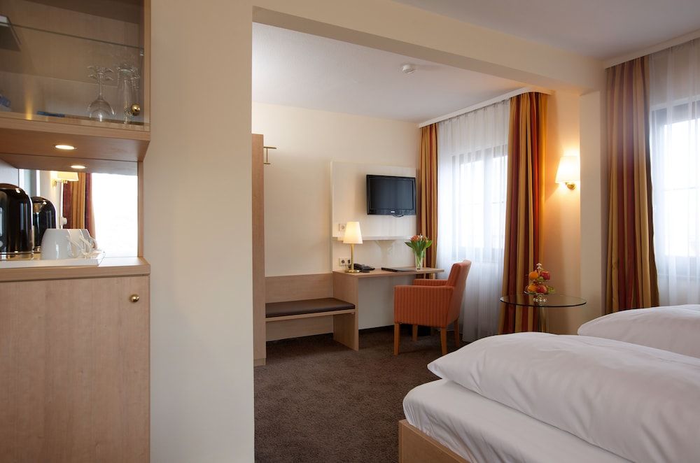 Hotel Warteck Comfort Double Room, Private Bathroom 3