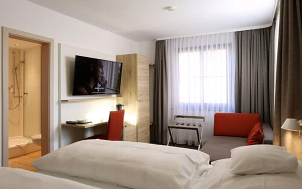 Hotel Warteck Comfort Double Room, Private Bathroom 7