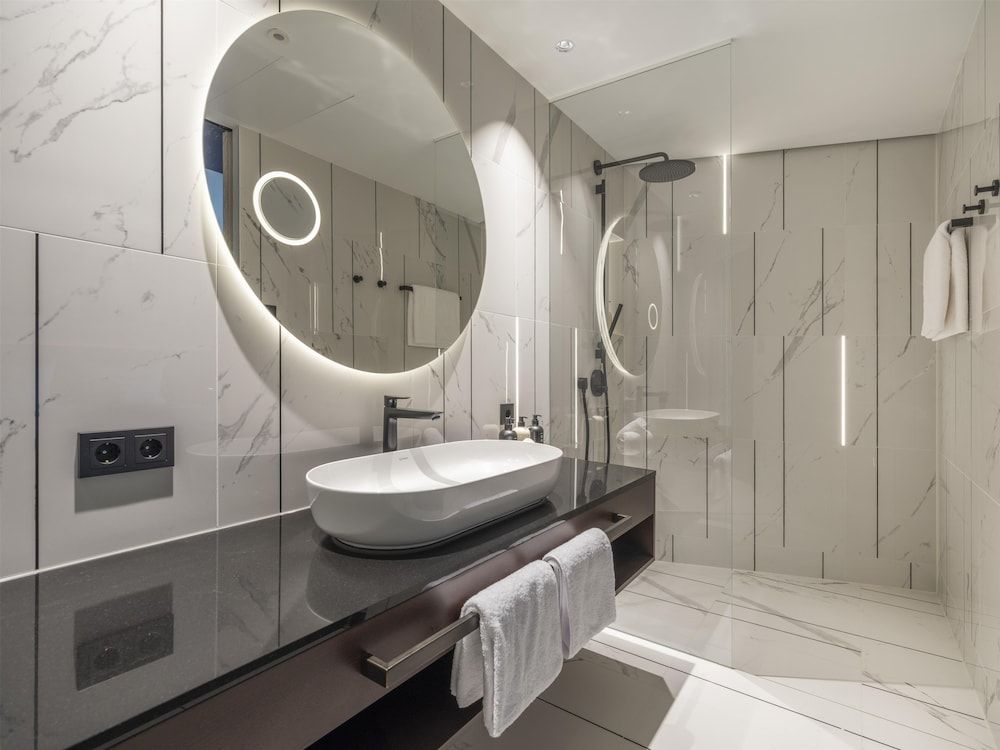 Deluxe Room (Grand)