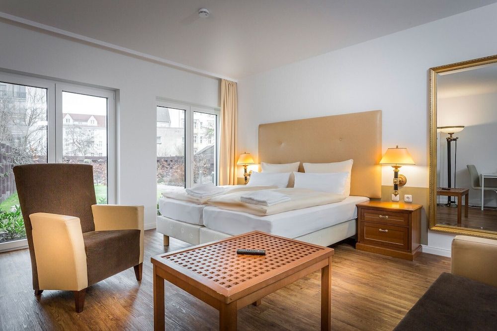 Deluxe Studio Suite