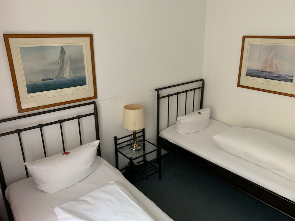 Hotel Windsor City Suite, 2 Queen Beds, City View 4