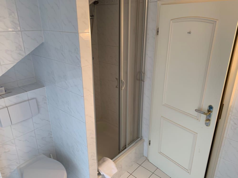 Hotel Windsor Basic Triple Room 7