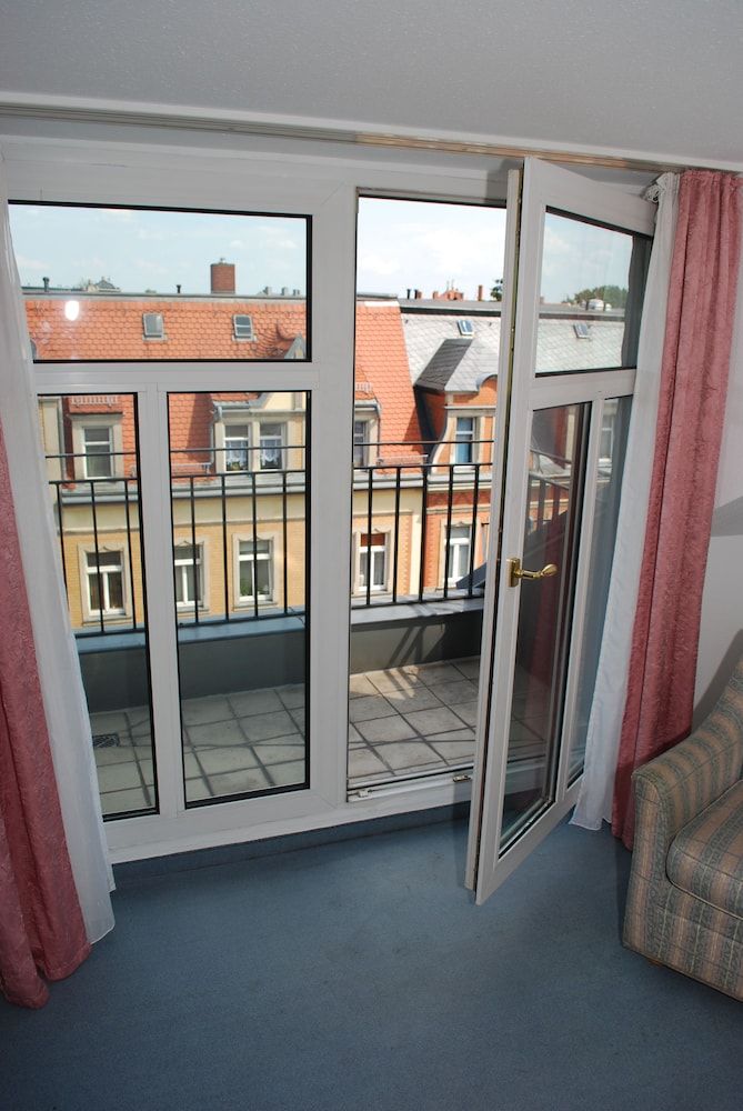 Hotel Windsor City Suite, 2 Queen Beds, City View 7